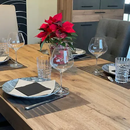 Le Petit Bonheur Bed & Breakfast